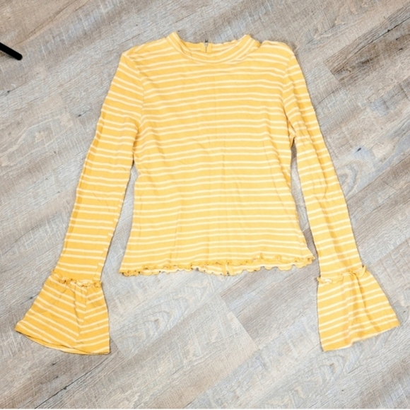 Berry N Cream Tops - 🎈Berry N Cream striped bell sleeve yellow top